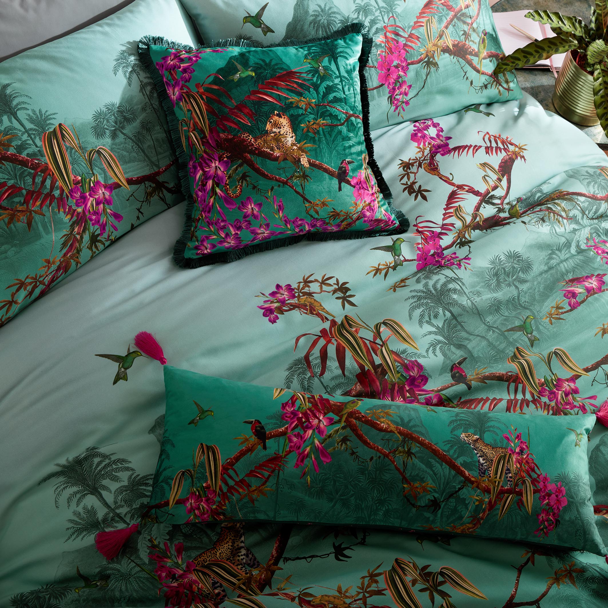 Ted Baker Bedding Hibiscus Jade Super, Is There A Bigger Duvet Than Super King
